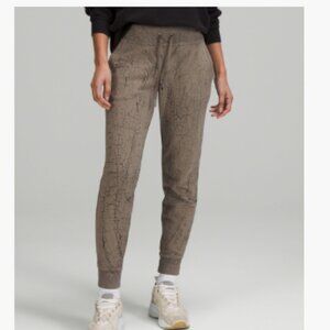 LULULEMON Warm Down Jogger Thread Dye ROVER Black 7/8 Length Lounge SIze 6 nwt